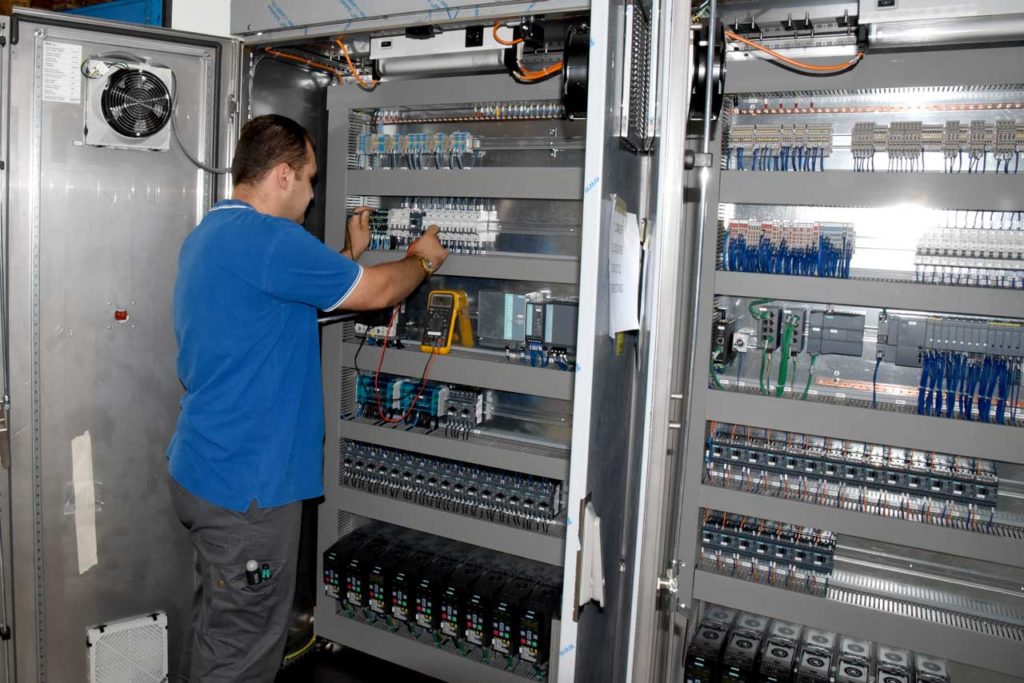 Electrical panel – BMC. Dal quadro elettrico al bordo macchina